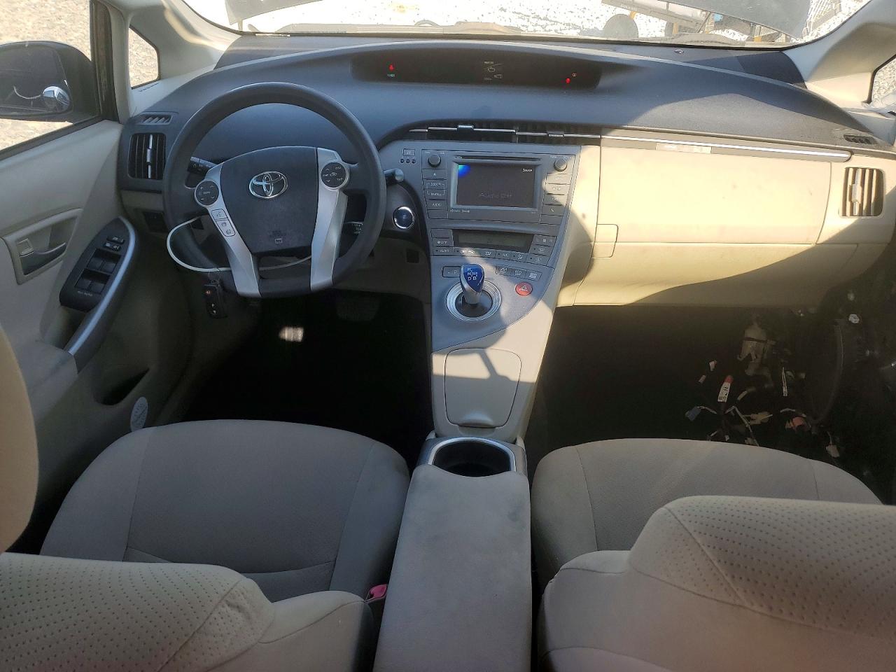 2013 TOYOTA PRIUS photo 8