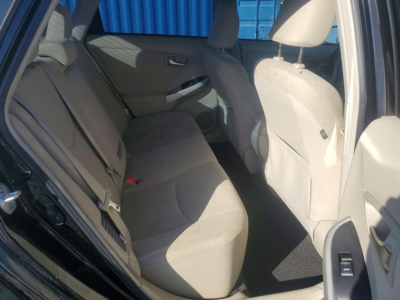 2013 TOYOTA PRIUS photo 10
