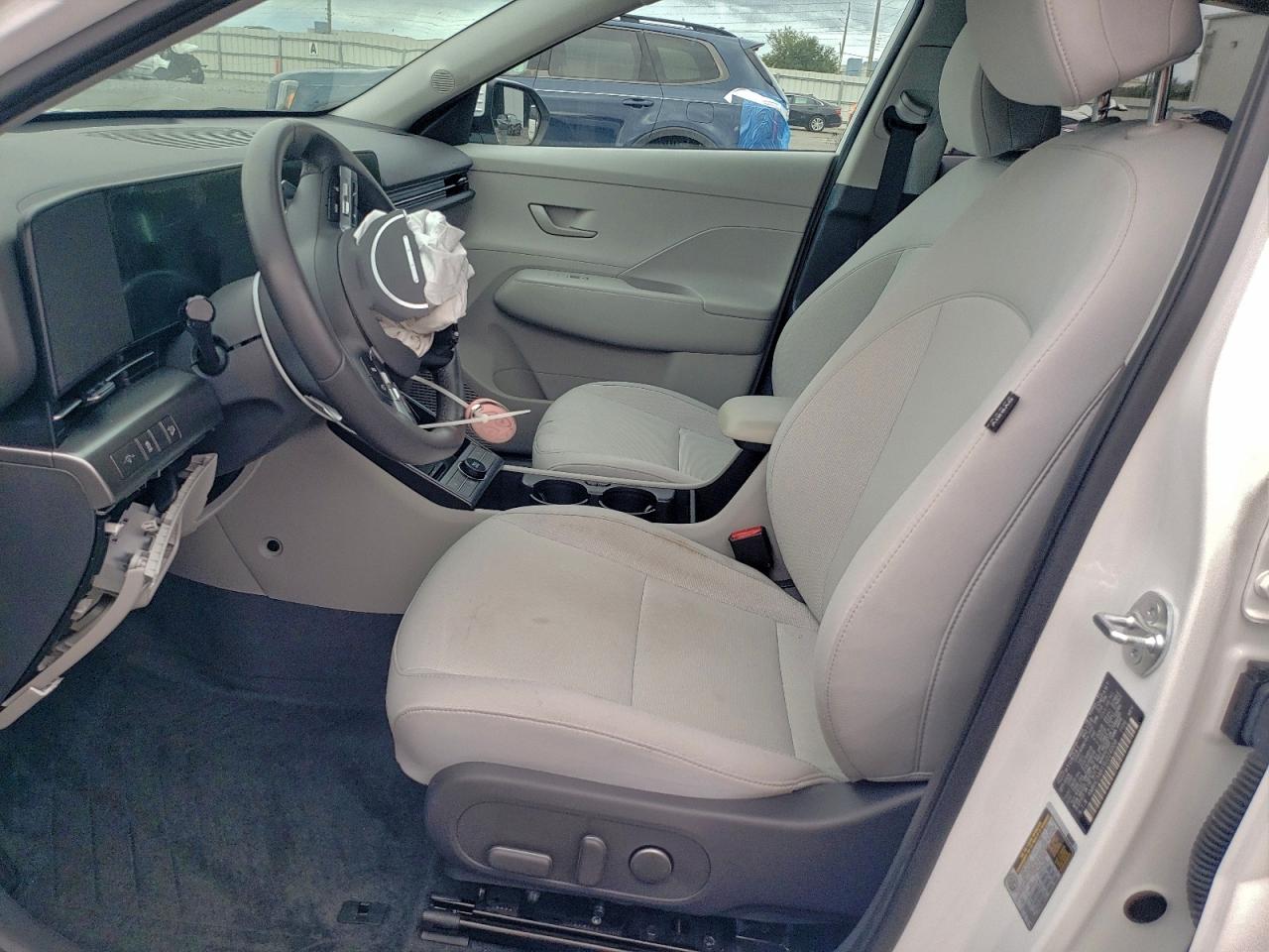 2025 HYUNDAI KONA SEL photo 7