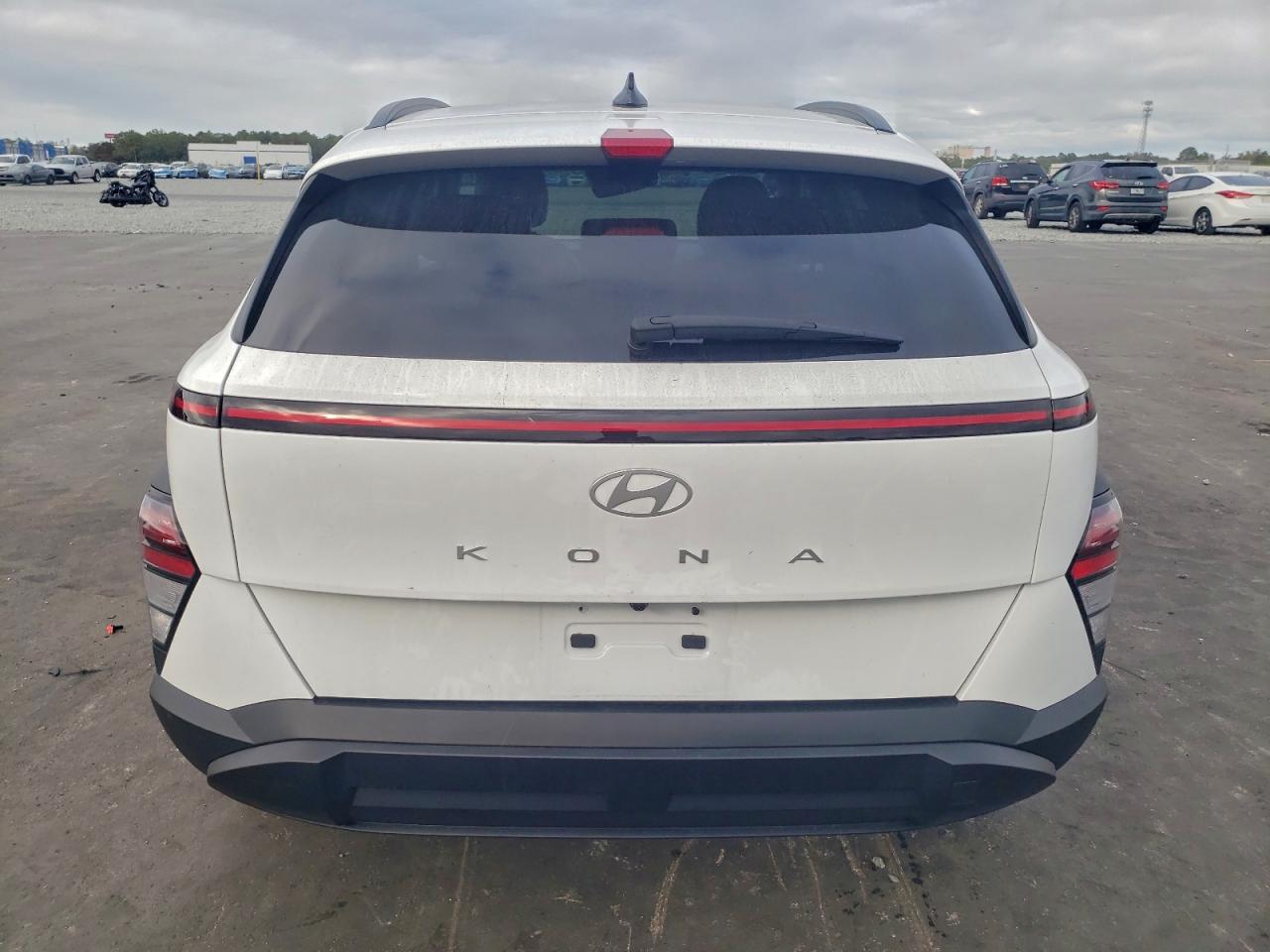2025 HYUNDAI KONA SEL photo 6
