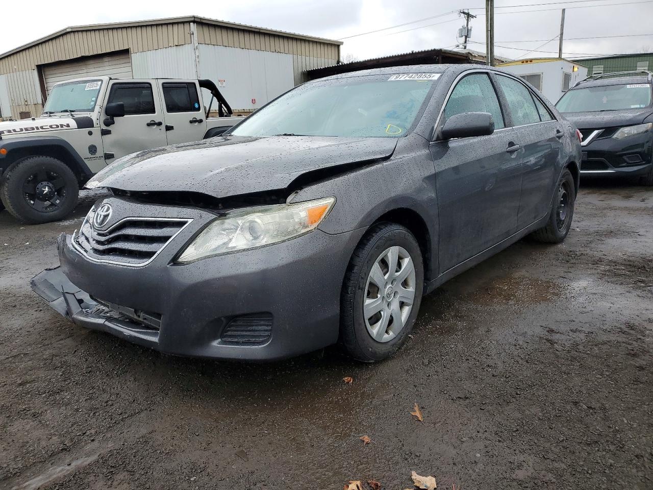 2011 TOYOTA CAMRY