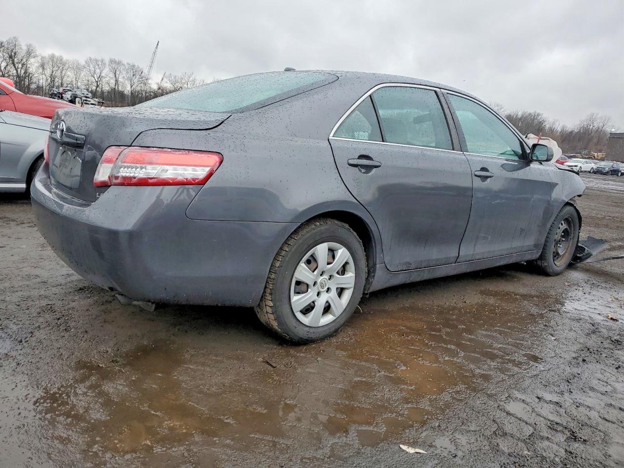 2011 TOYOTA CAMRY BASE photo 3