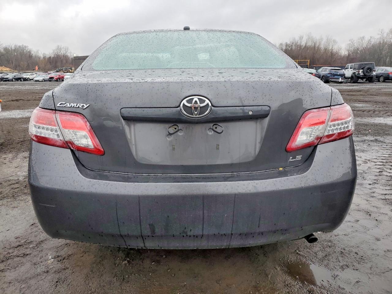2011 TOYOTA CAMRY BASE photo 6