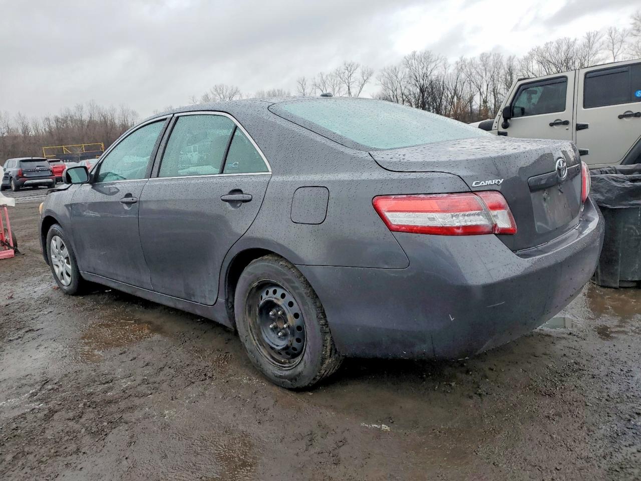 2011 TOYOTA CAMRY BASE photo 2