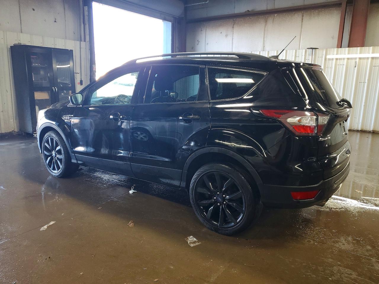 2017 FORD ESCAPE SE photo 2