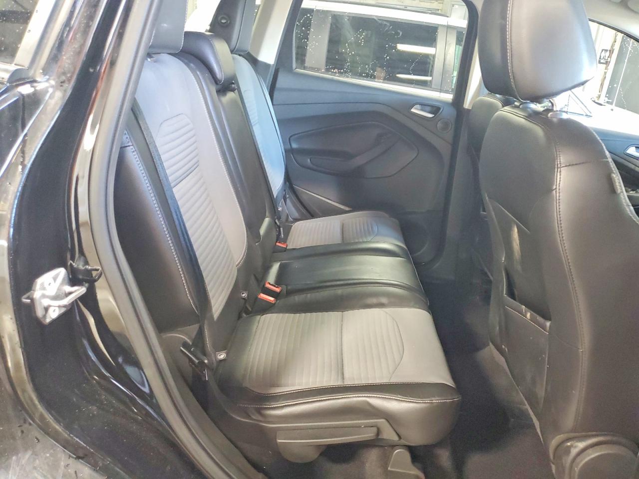 2017 FORD ESCAPE SE photo 11