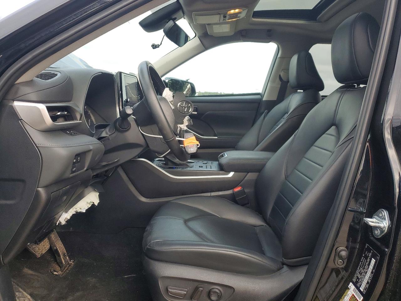 2024 TOYOTA HIGHLANDER LE photo 7