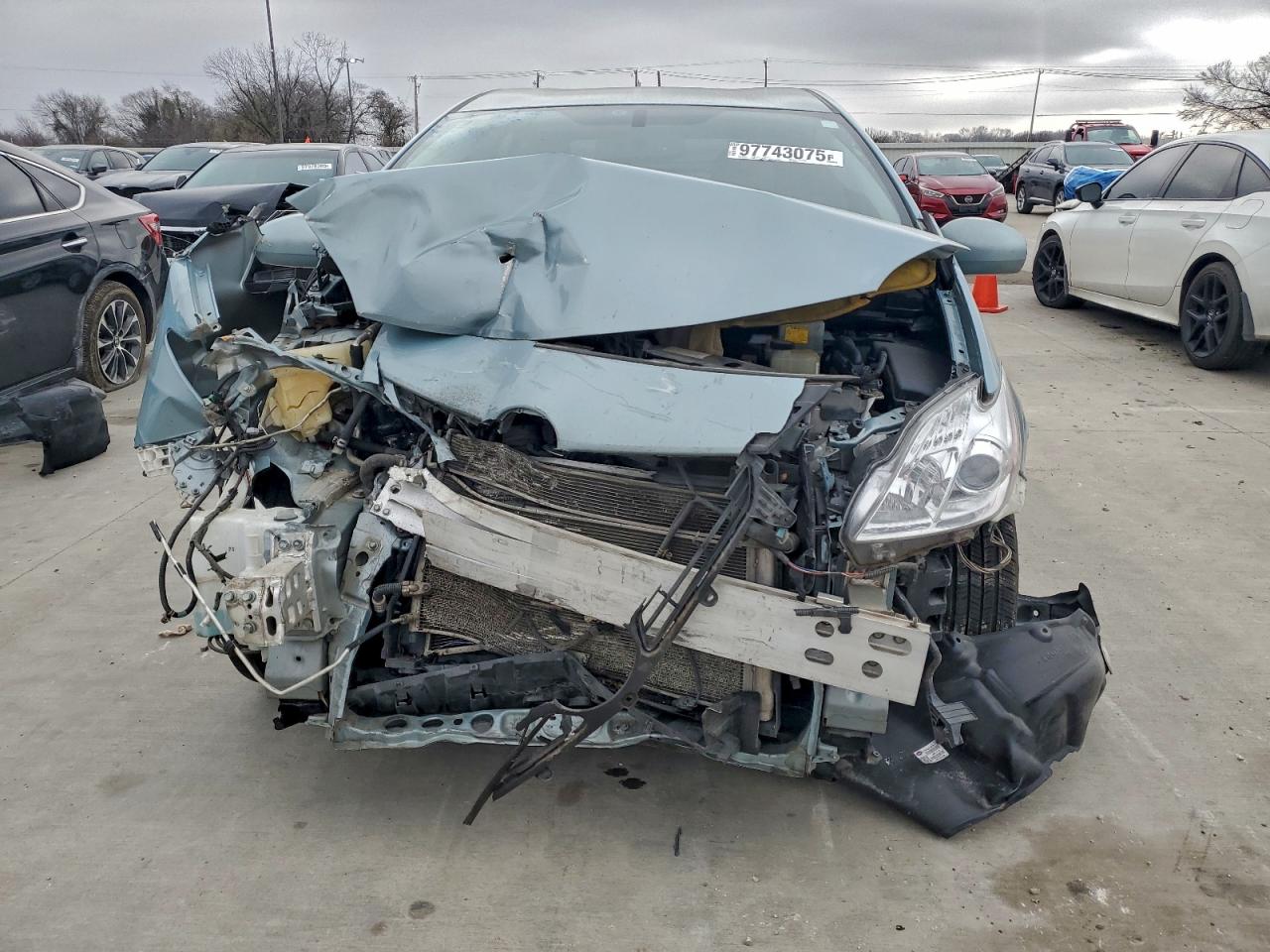 2015 TOYOTA PRIUS photo 9