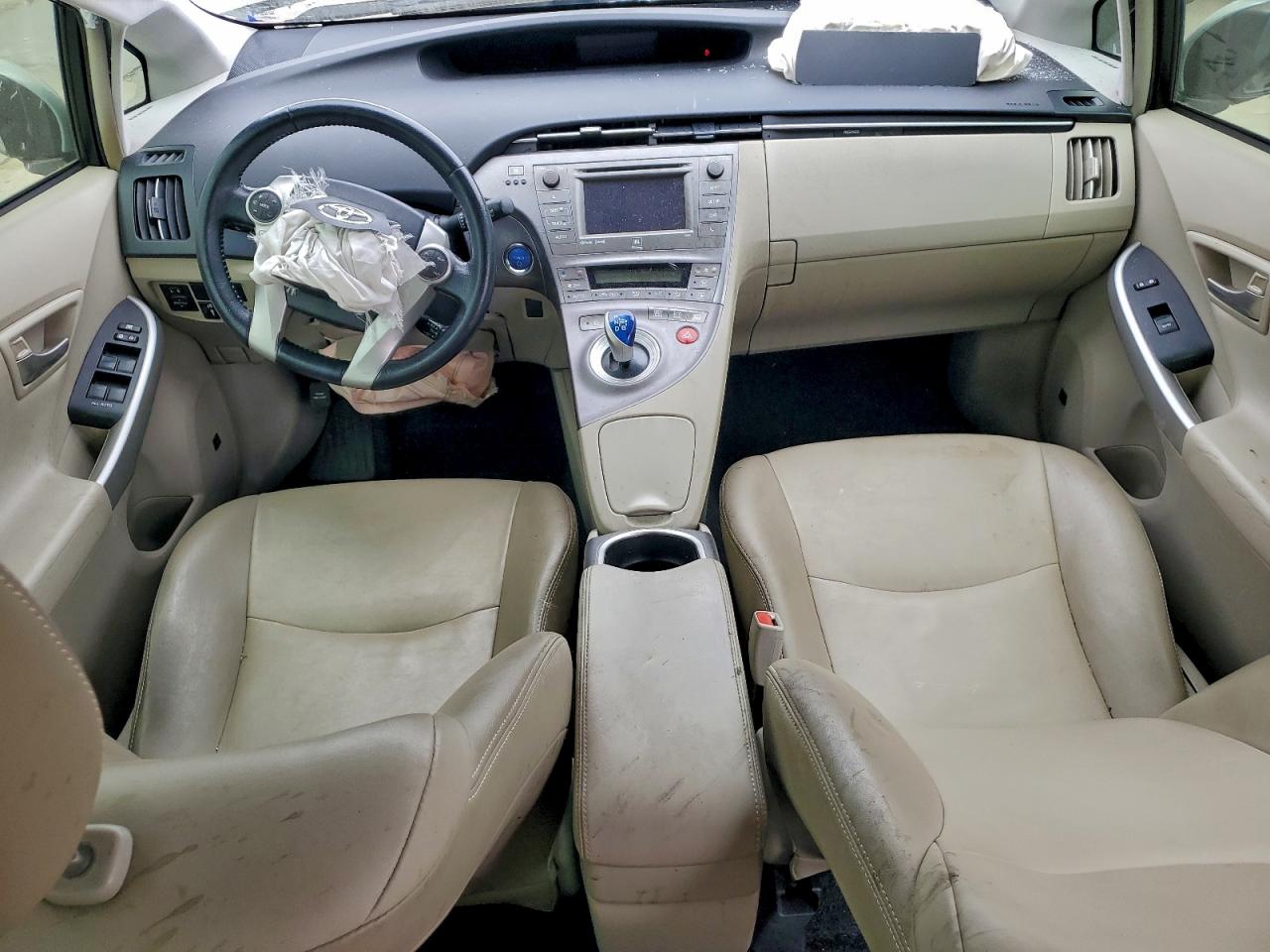 2015 TOYOTA PRIUS photo 15