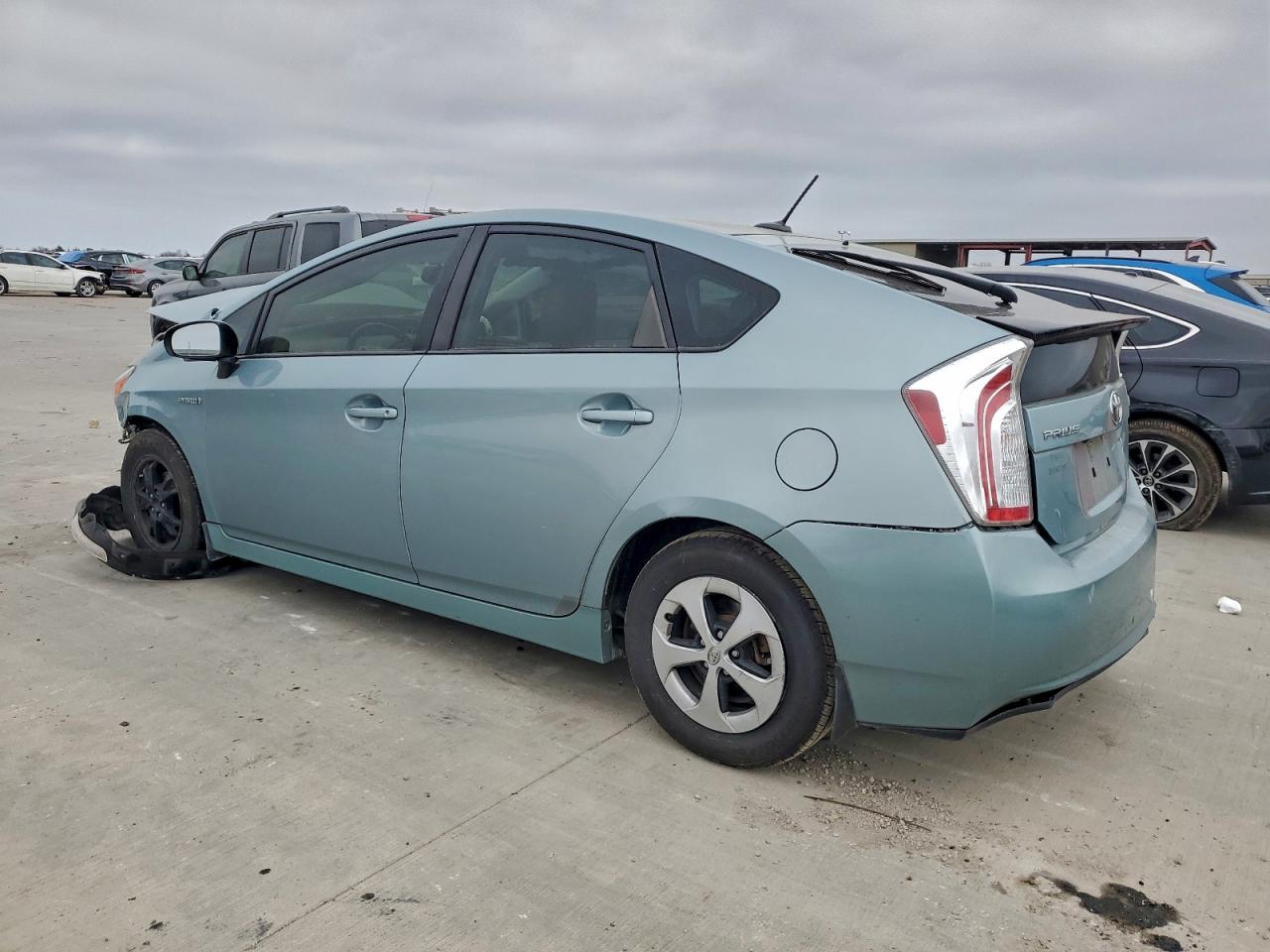 2015 TOYOTA PRIUS photo 3