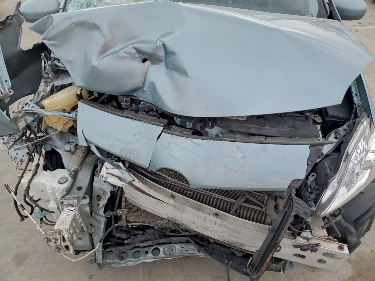 2015 TOYOTA PRIUS photo 21