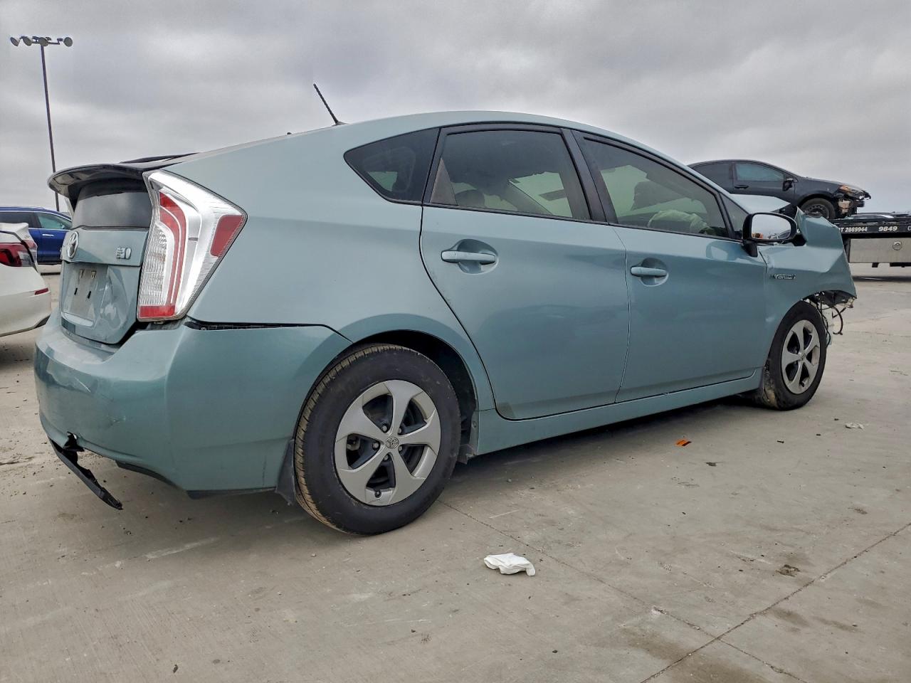 2015 TOYOTA PRIUS photo 5