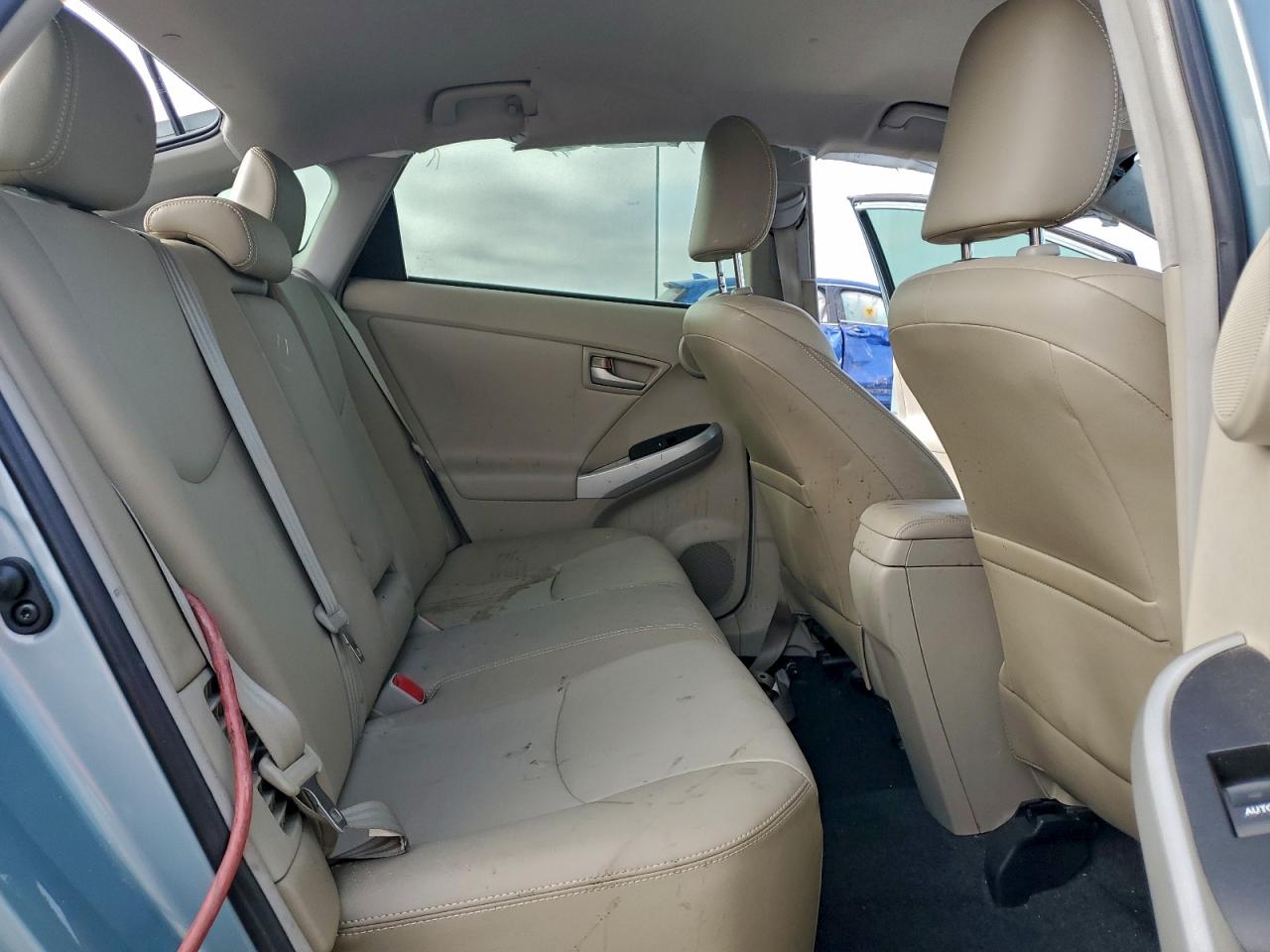 2015 TOYOTA PRIUS photo 19