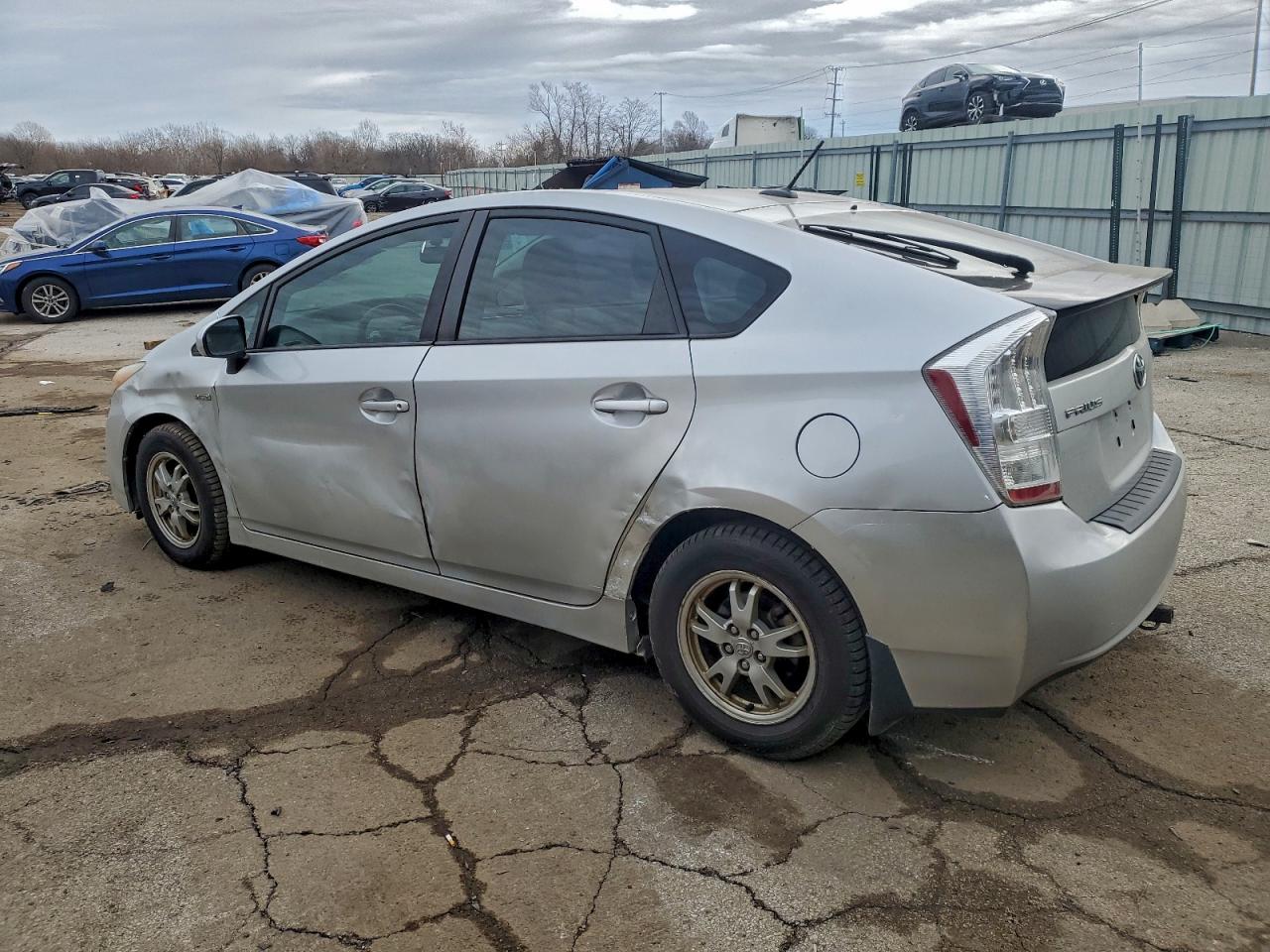 2011 TOYOTA PRIUS photo 3