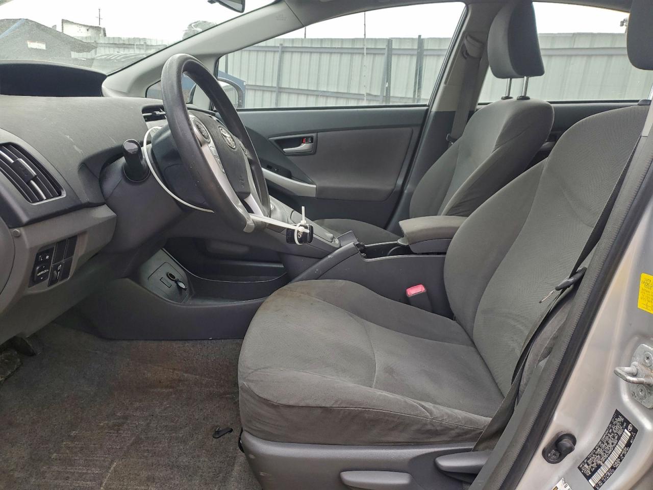 2011 TOYOTA PRIUS photo 13