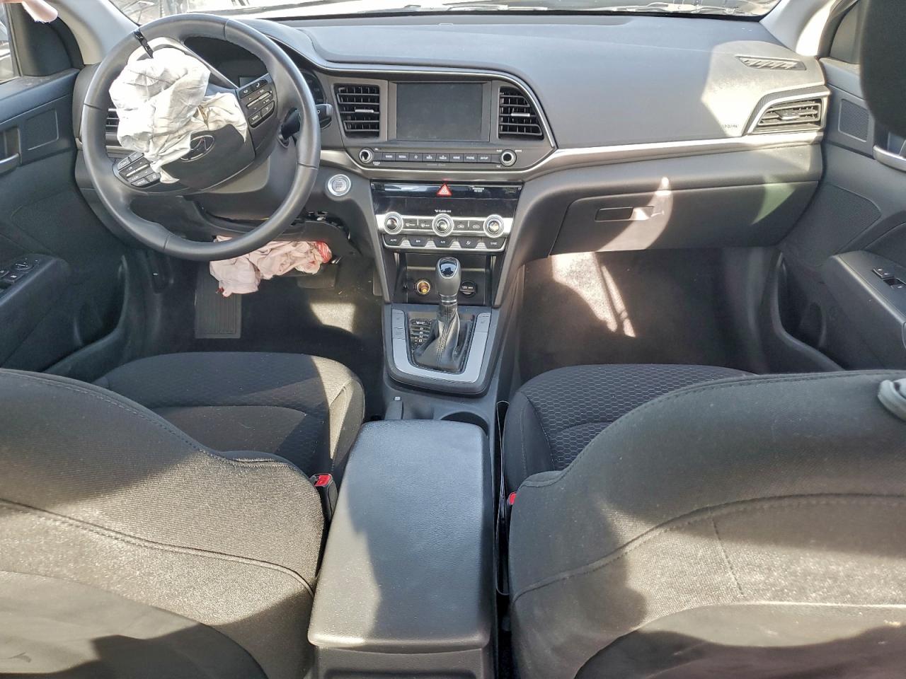 2020 HYUNDAI ELANTRA SEL photo 8