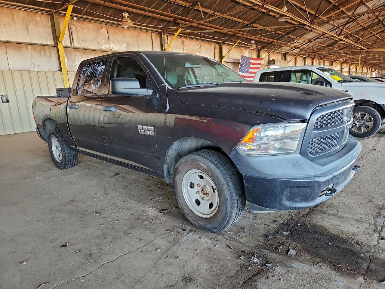 2016 RAM 1500 ST photo 4