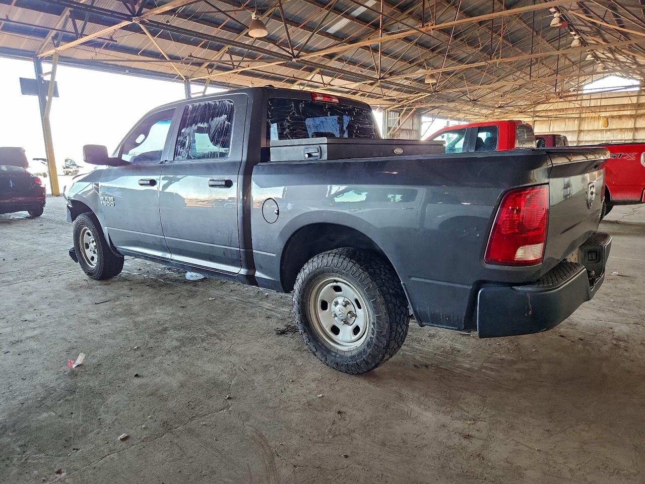 2016 RAM 1500 ST photo 2