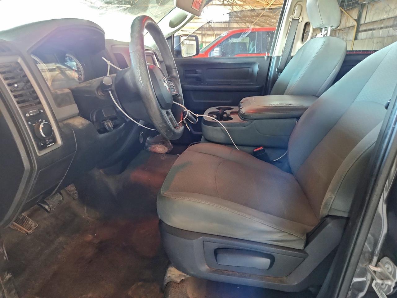 2016 RAM 1500 ST photo 7