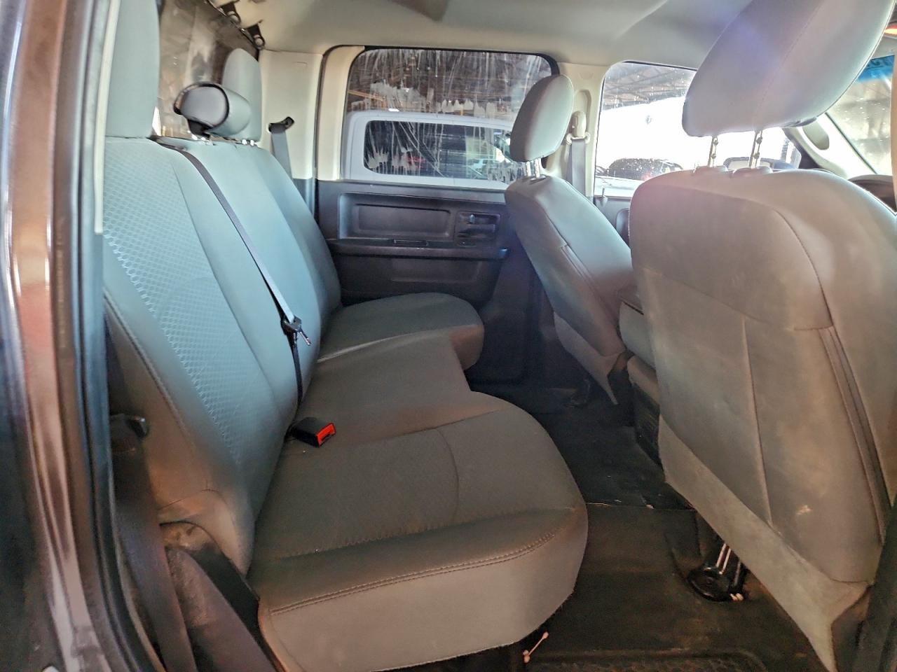 2016 RAM 1500 ST photo 10