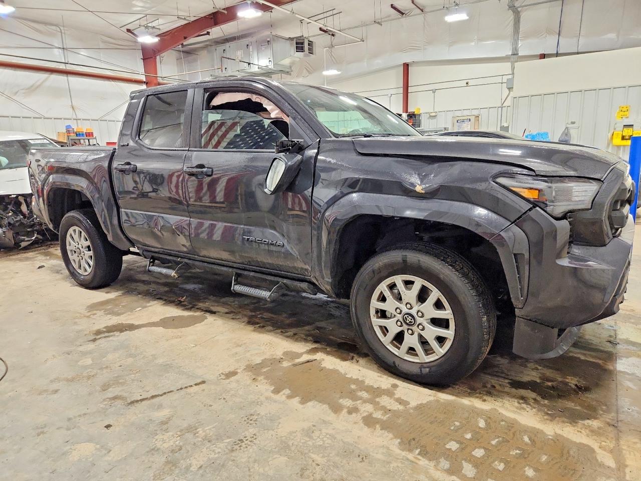2025 TOYOTA TACOMA DOUBLE CAB photo 4