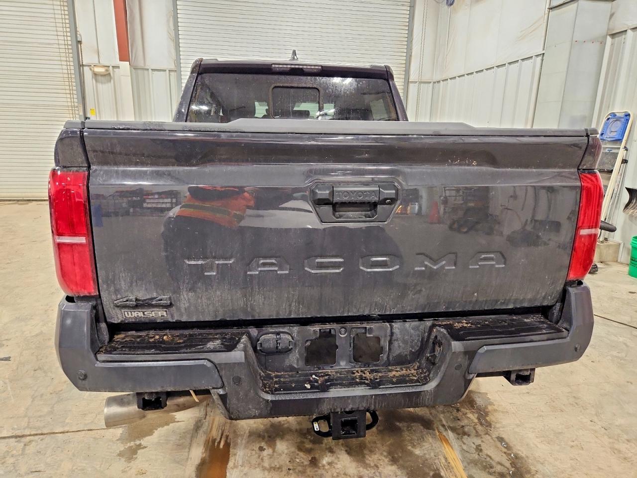 2025 TOYOTA TACOMA DOUBLE CAB photo 6