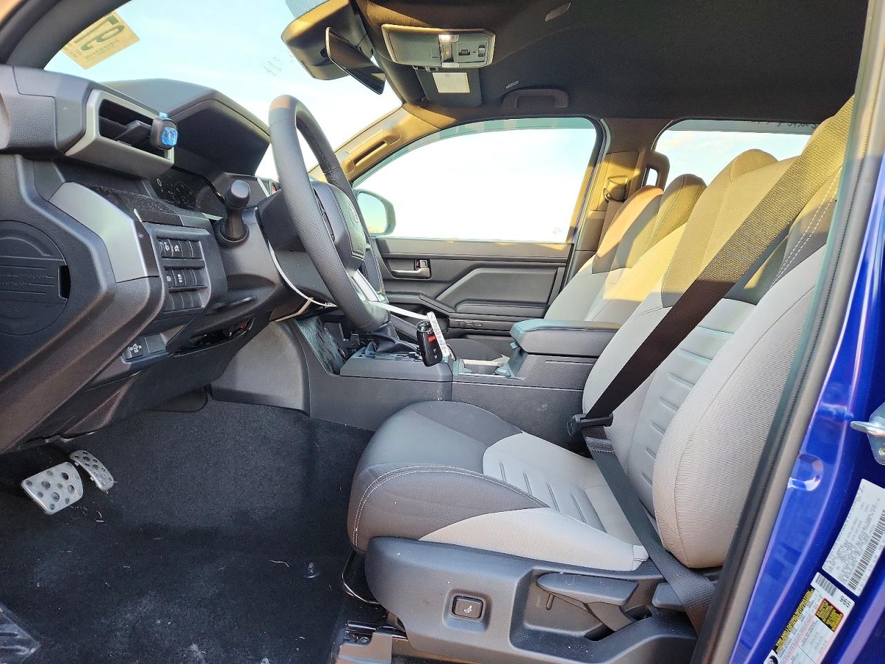 2025 TOYOTA TACOMA DOUBLE CAB photo 7