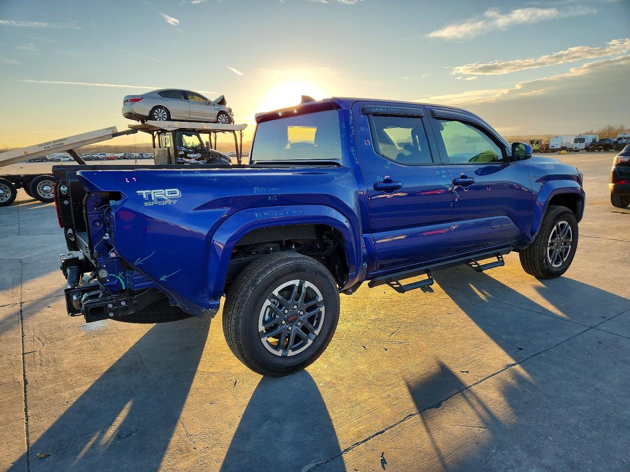 2025 TOYOTA TACOMA DOUBLE CAB photo 3