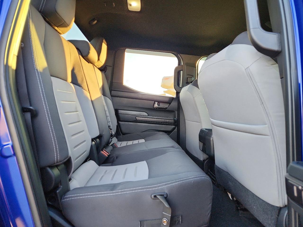 2025 TOYOTA TACOMA DOUBLE CAB photo 10