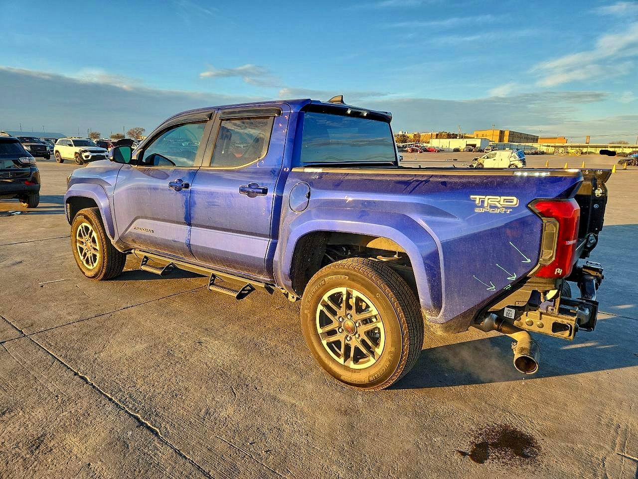 2025 TOYOTA TACOMA DOUBLE CAB photo 2
