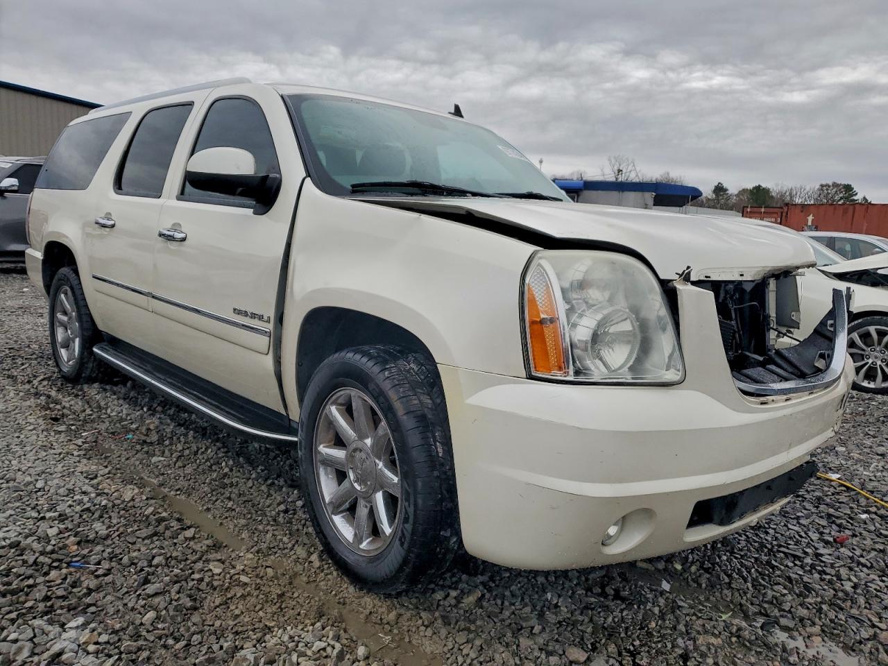 2011 GMC YUKON XL DENALI photo 4
