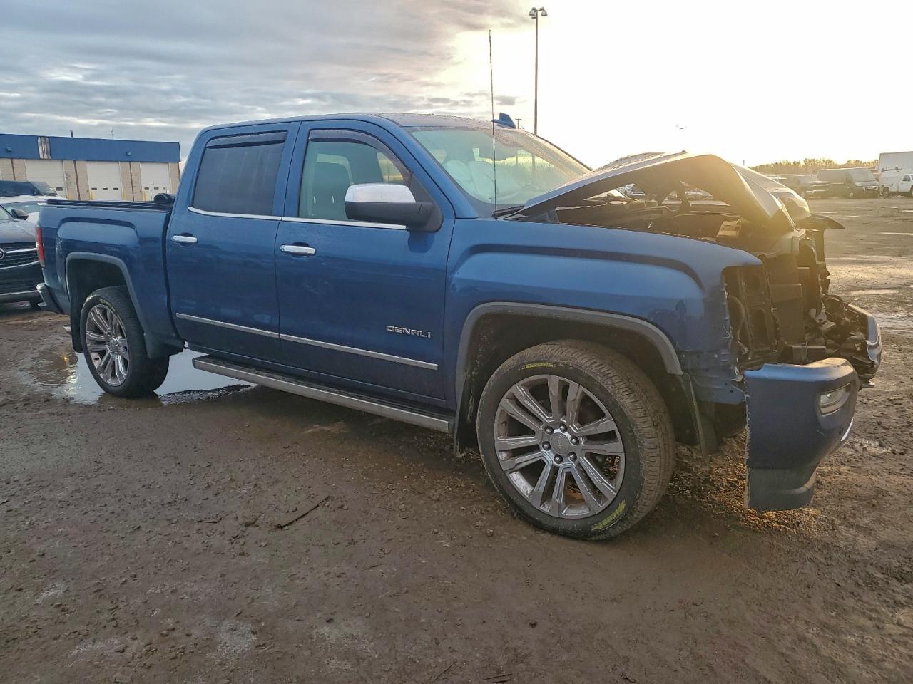 2017 GMC SIERRA K1500 DENALI photo 4