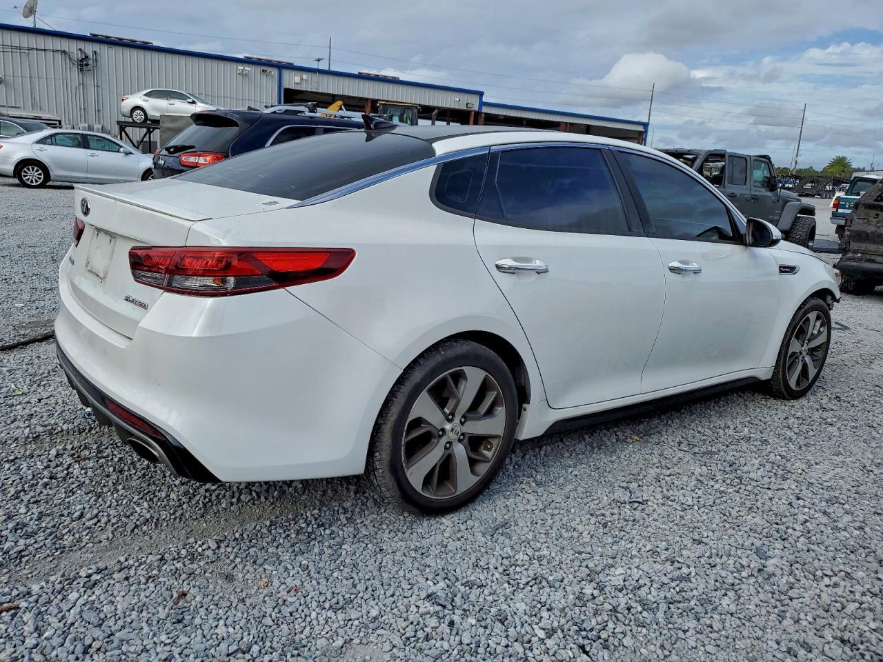 2016 KIA OPTIMA SX photo 3