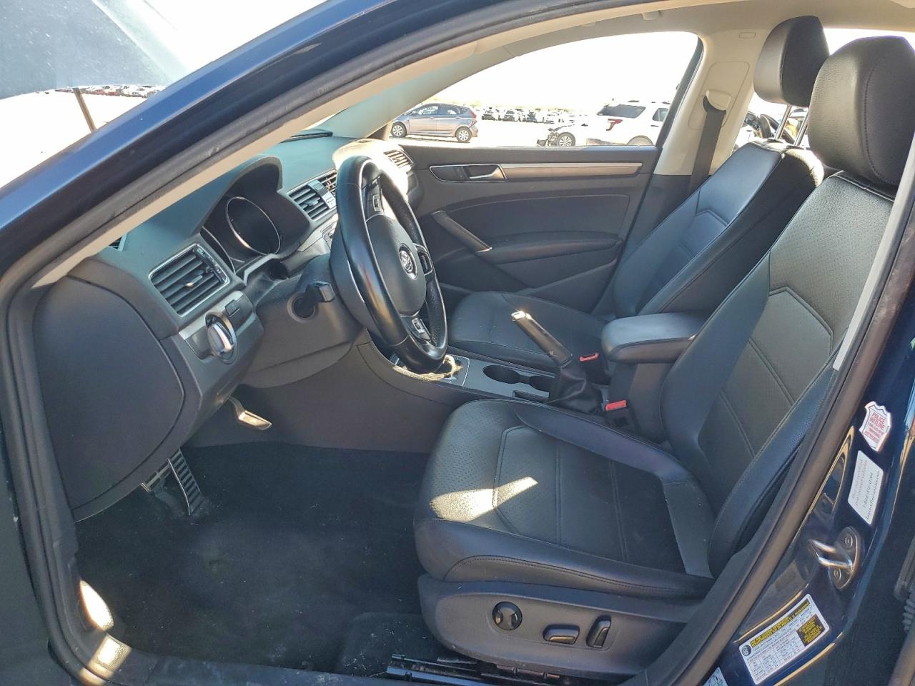 2018 VOLKSWAGEN PASSAT S photo 7
