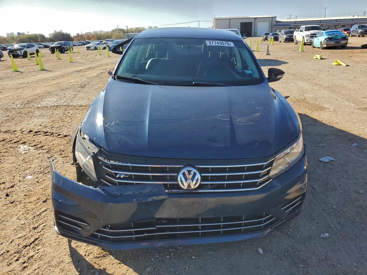 2018 VOLKSWAGEN PASSAT S photo 5