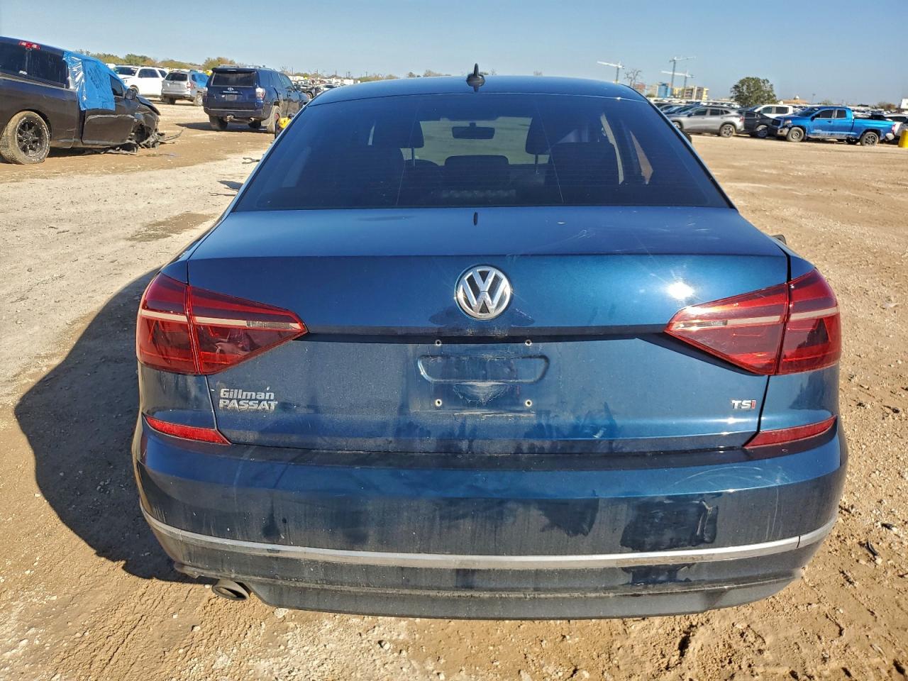 2018 VOLKSWAGEN PASSAT S photo 6