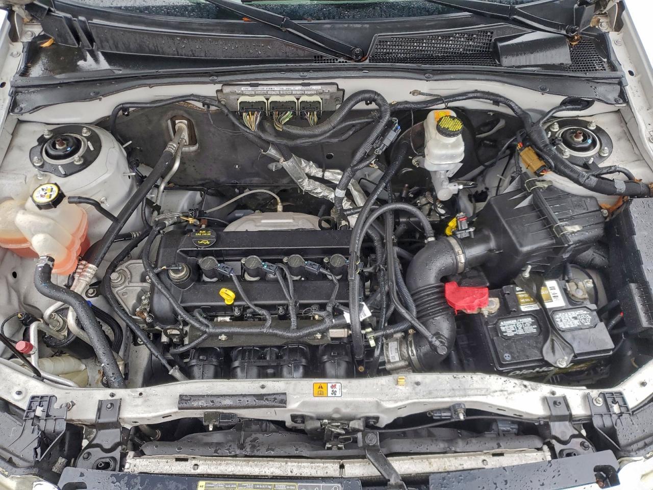 2011 FORD ESCAPE XLT photo 12