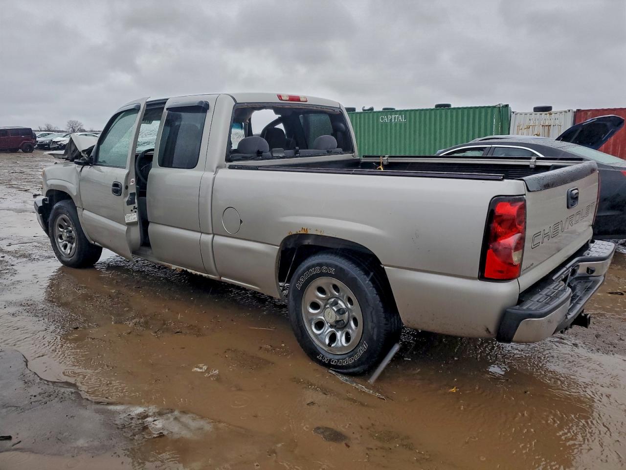 2006 CHEVROLET SILVERADO C1500 photo 2