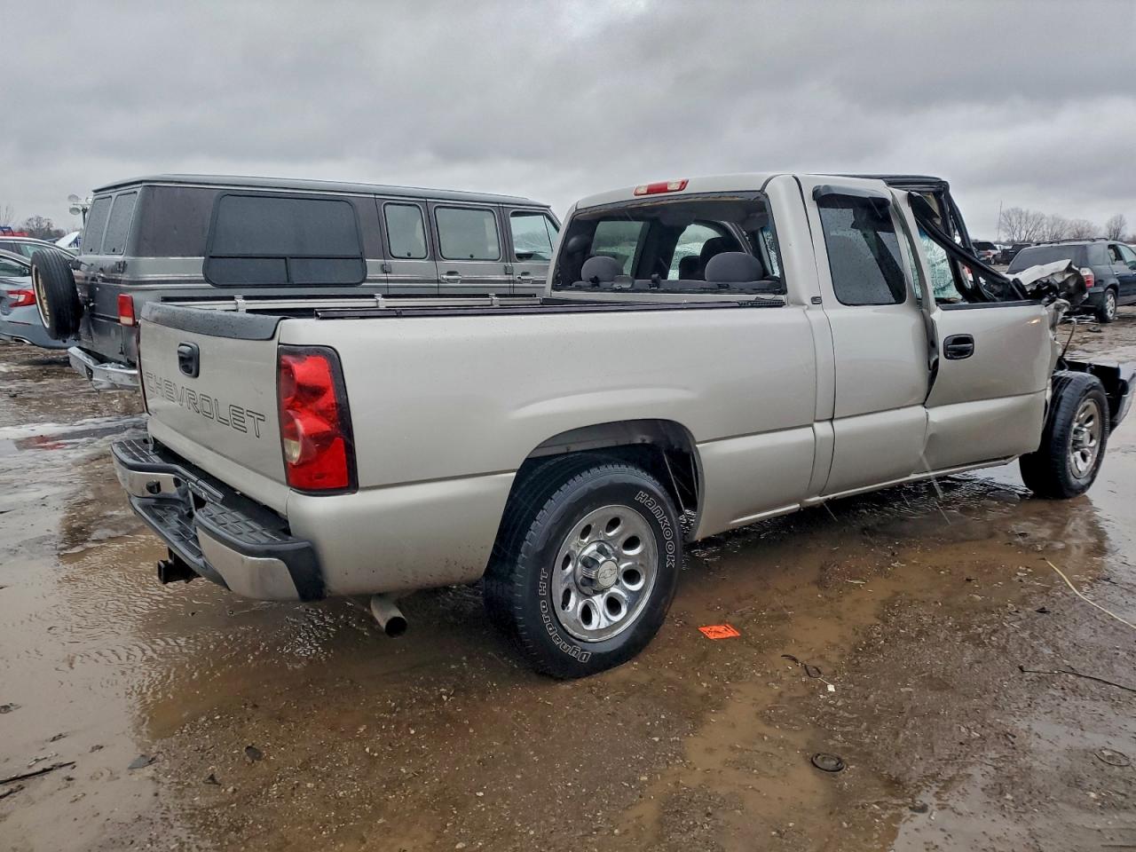 2006 CHEVROLET SILVERADO C1500 photo 3