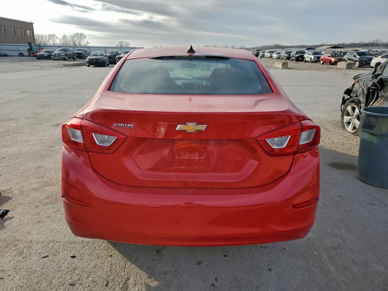 2017 CHEVROLET CRUZE LS photo 6