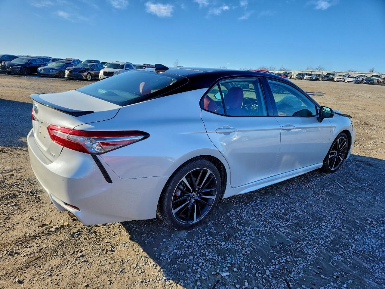 2019 TOYOTA CAMRY XSE photo 5