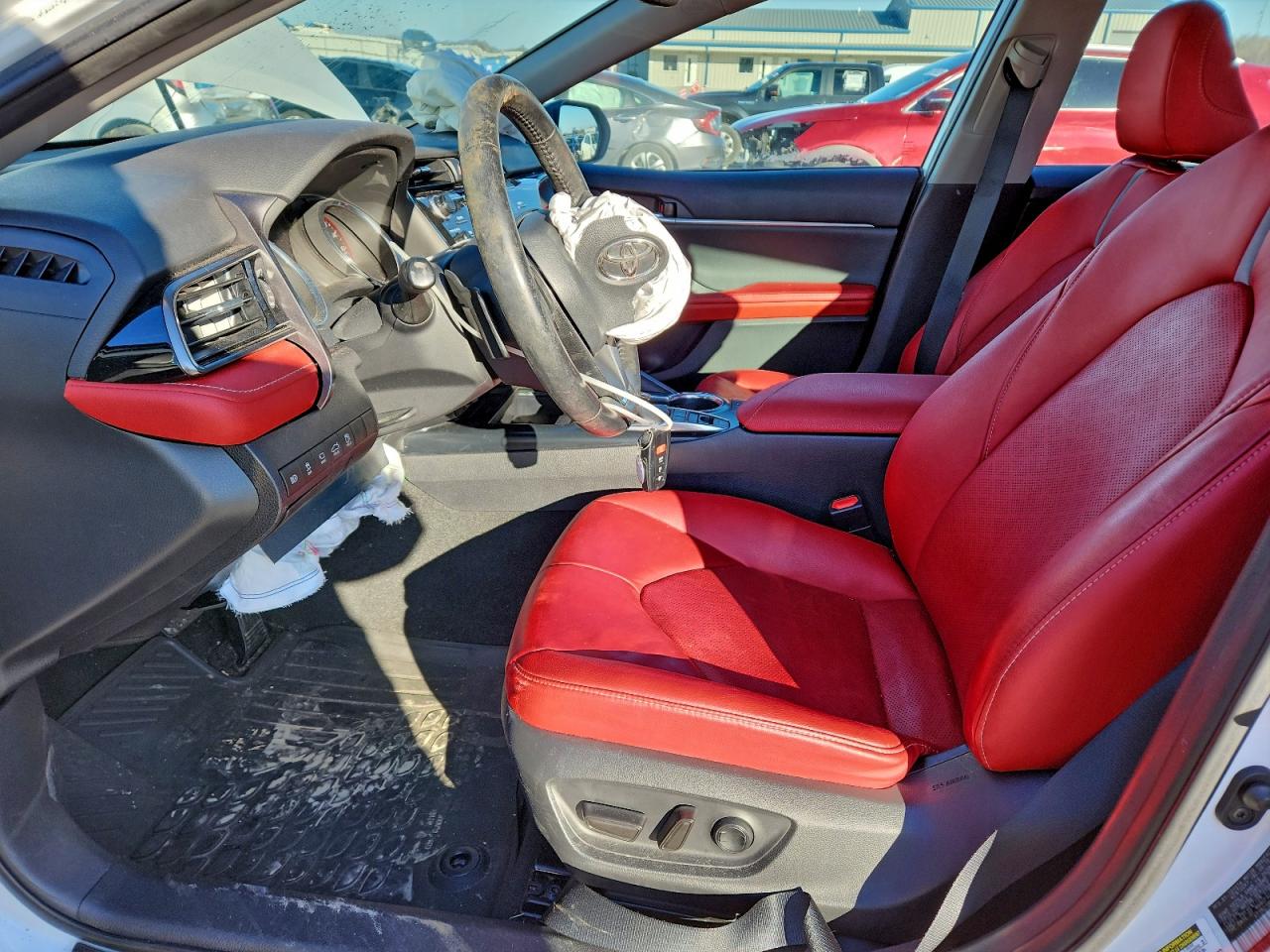 2019 TOYOTA CAMRY XSE photo 13
