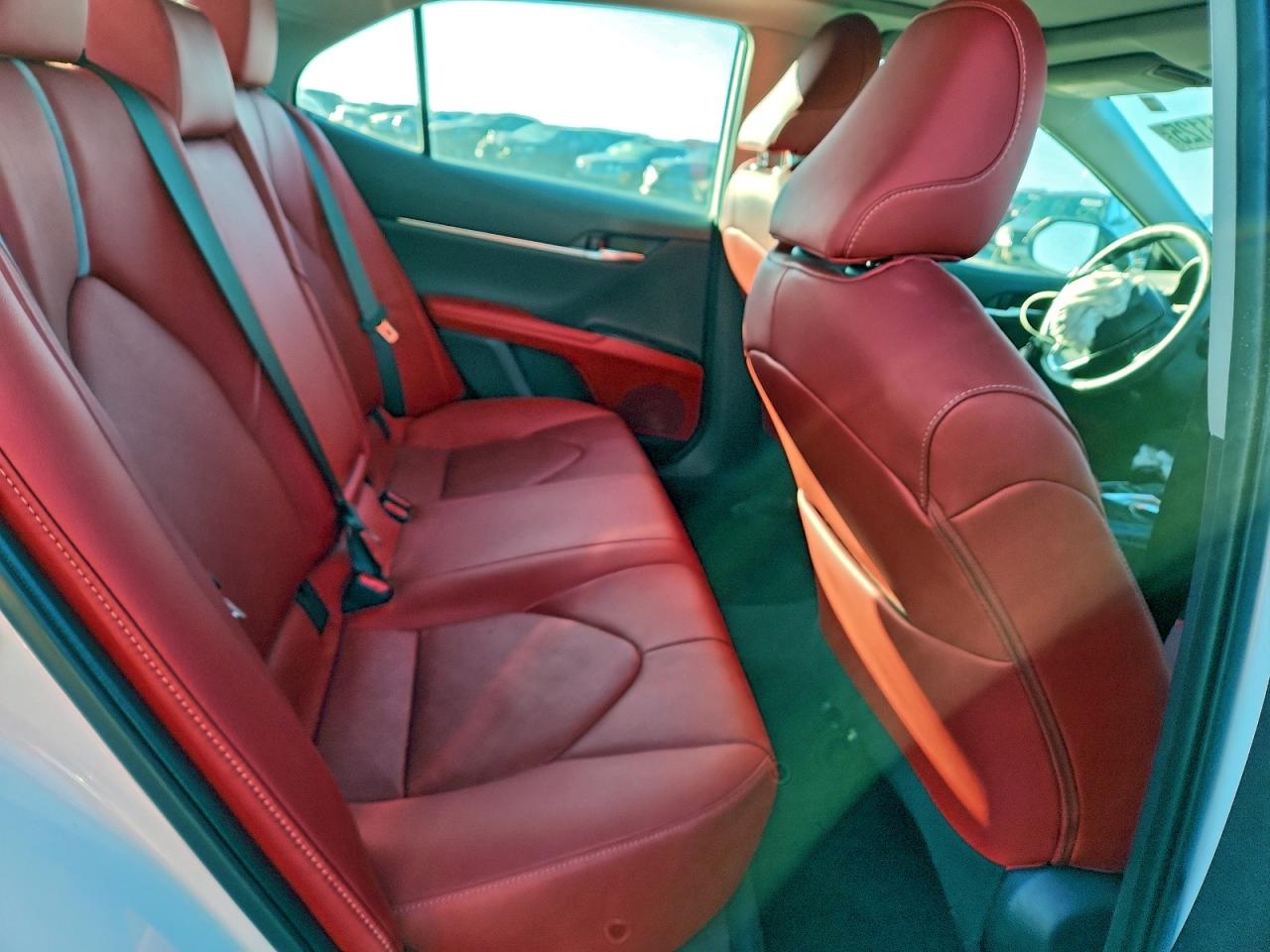 2019 TOYOTA CAMRY XSE photo 19