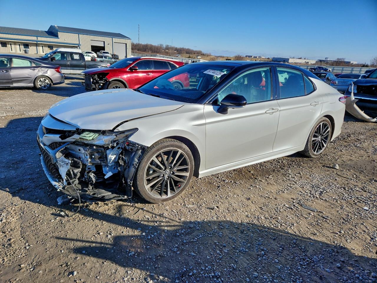 2019 TOYOTA CAMRY XSE photo 2