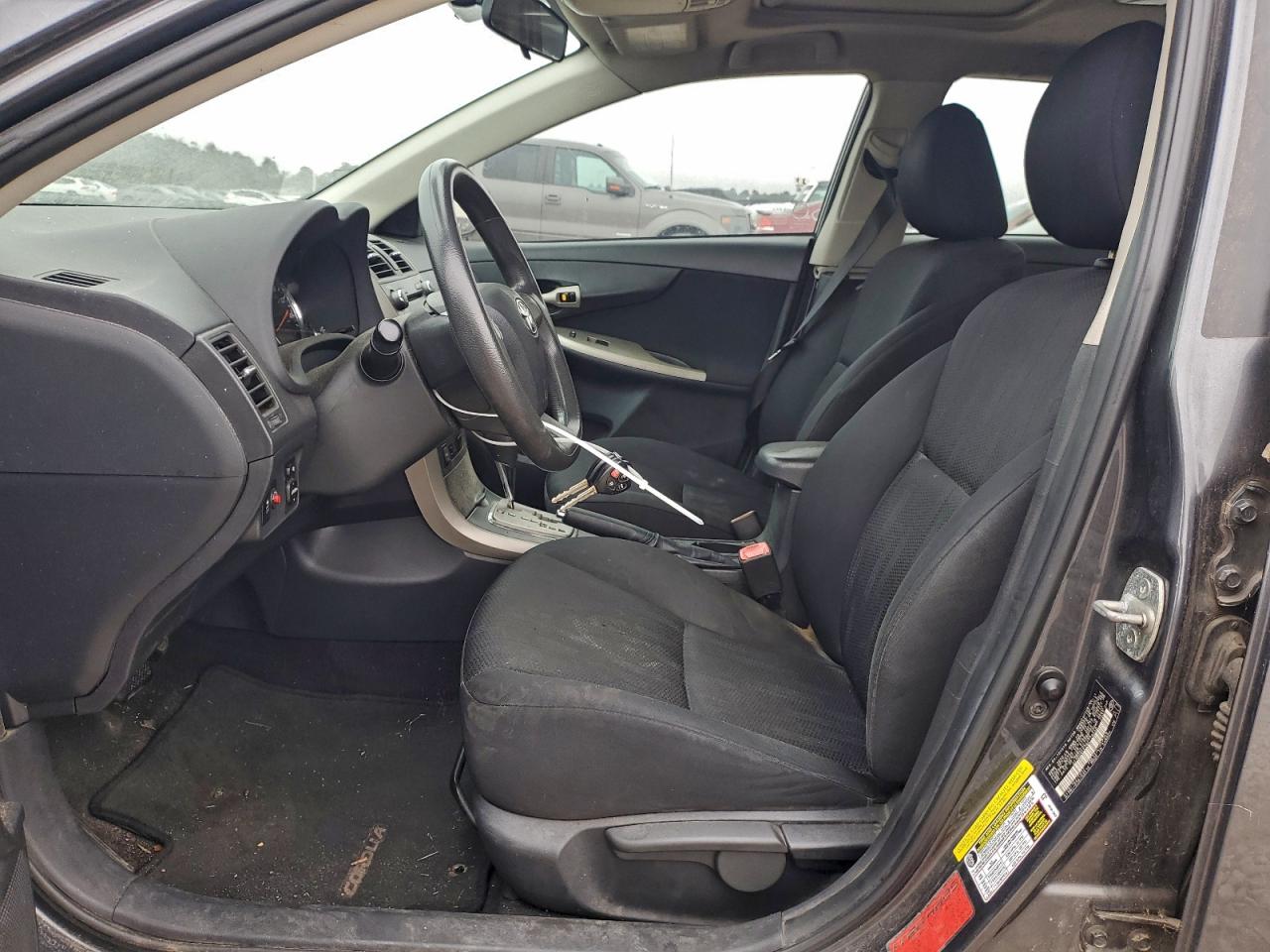2011 TOYOTA COROLLA BASE photo 7