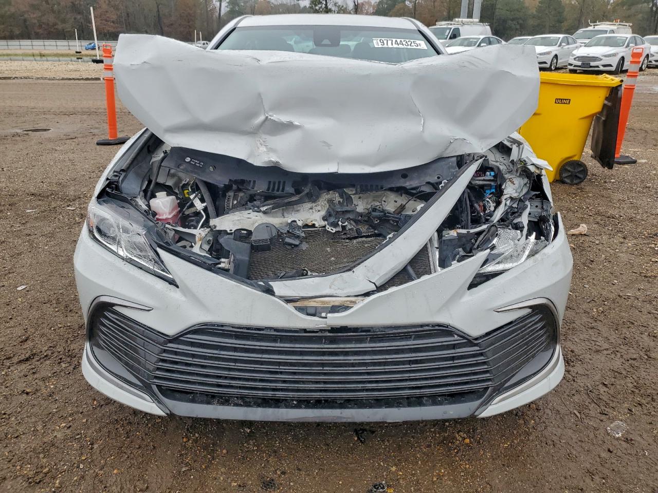 2022 TOYOTA CAMRY LE photo 5