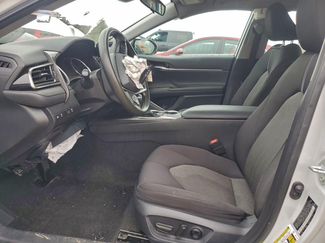 2022 TOYOTA CAMRY LE photo 7