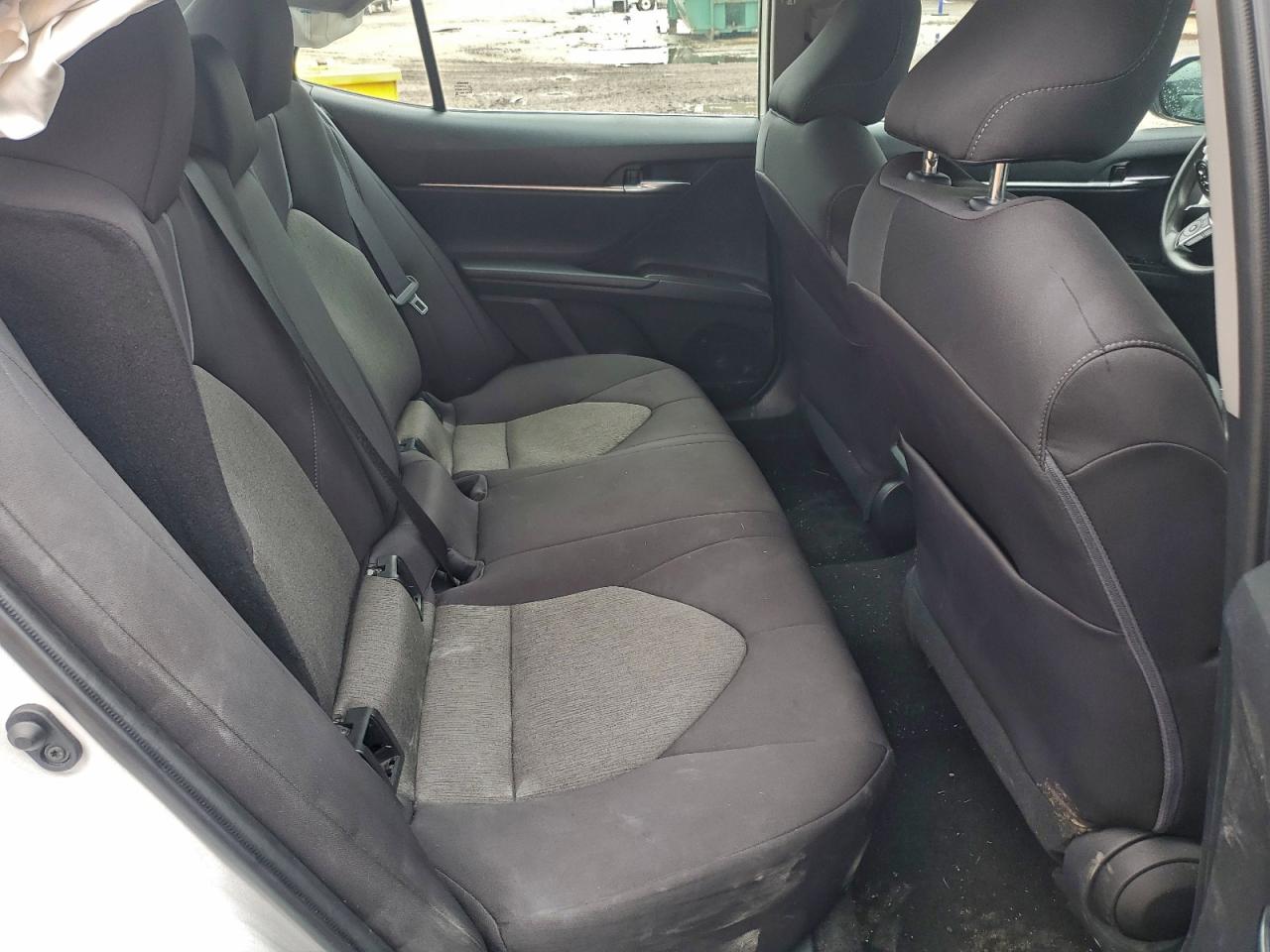2022 TOYOTA CAMRY LE photo 10