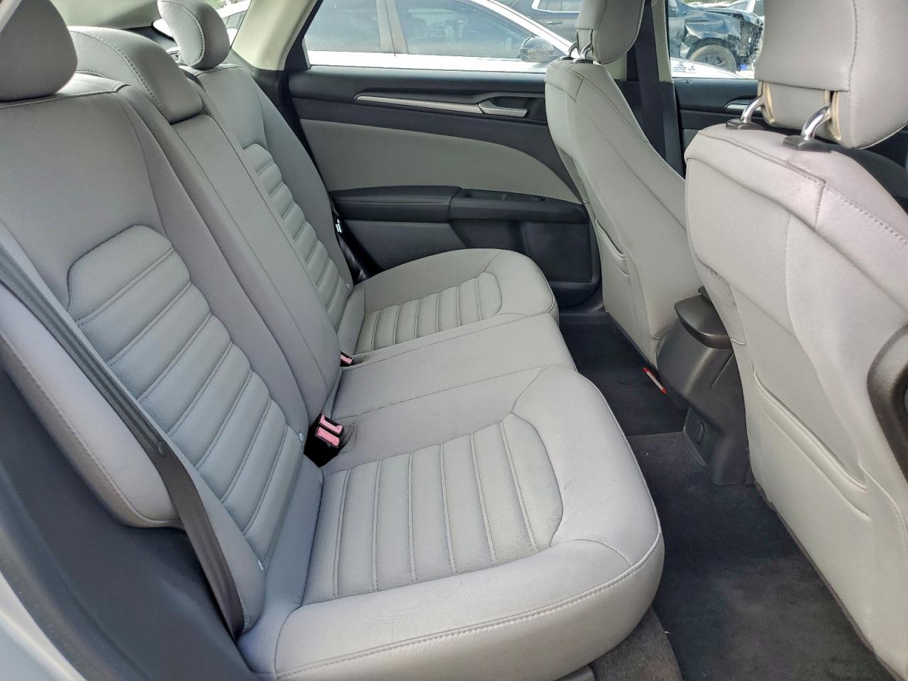 2013 FORD FUSION S photo 10