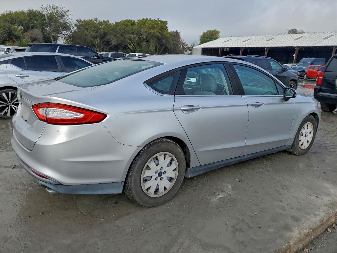 2013 FORD FUSION S photo 3